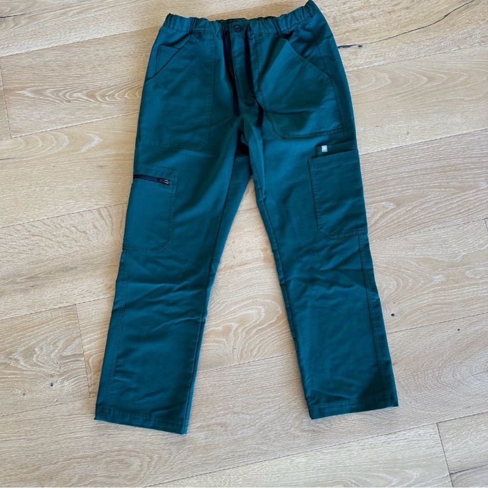 COPY - FIGS: Cairo Cargo Scrub Pants #1